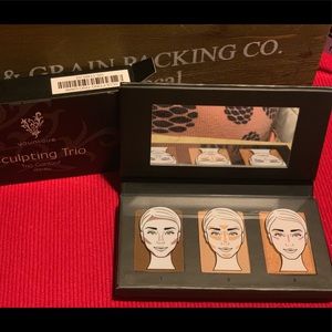 Younique sculpting Trio - Dark